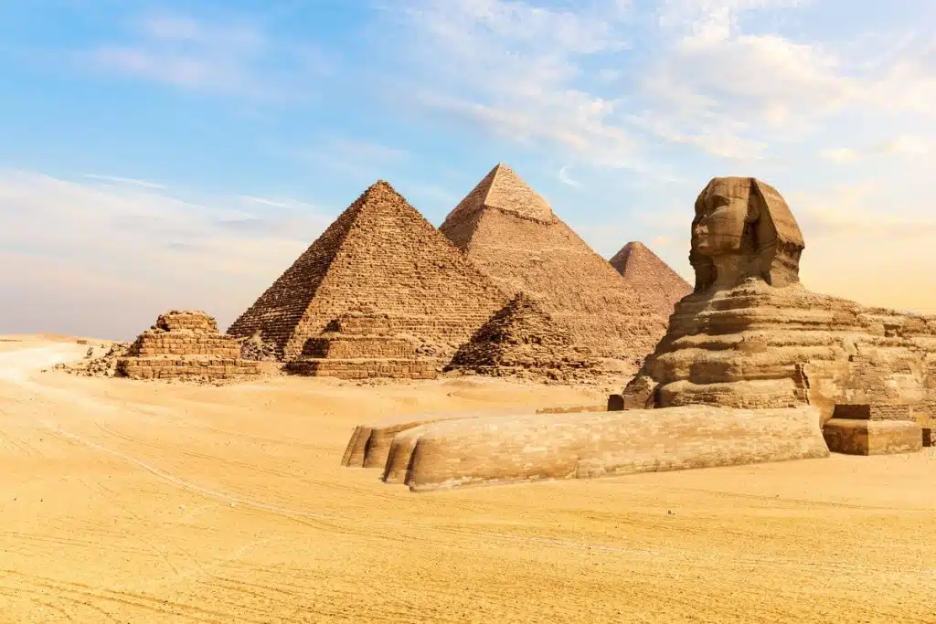 Giza Pyramids and Sphinx tour hurghada cairo, egyptologist tour guide
