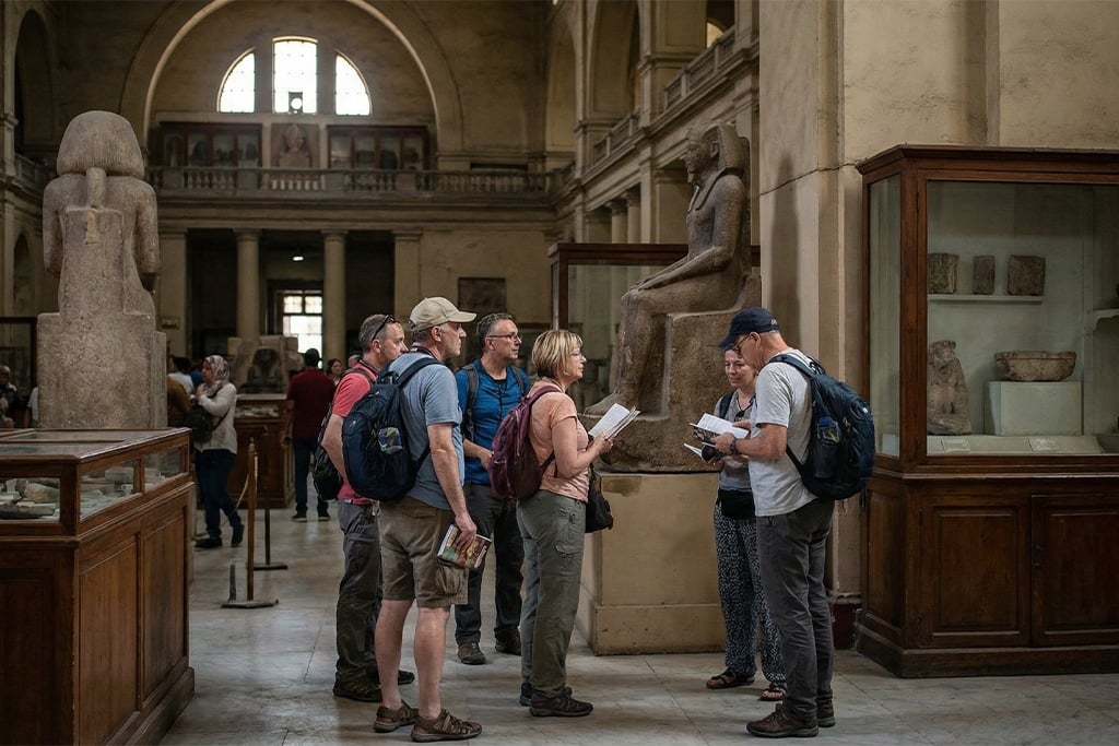 Group of tourists at the Cairo Museum during tours from hurghada to tours from hurghada to cairo, hurghada egypt to pyramids