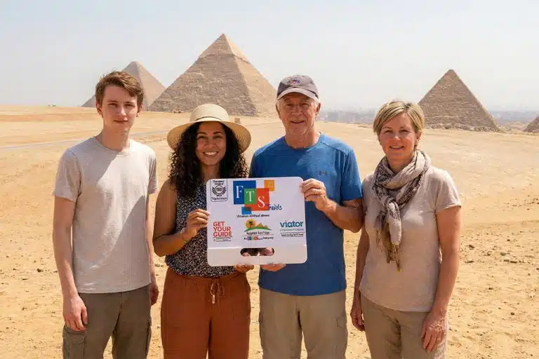 Group at the Pyramids of Giza hurghada excursions to cairo