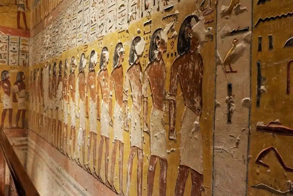 Hieroglyphs in tomb cairo to luxor, karnak luxor