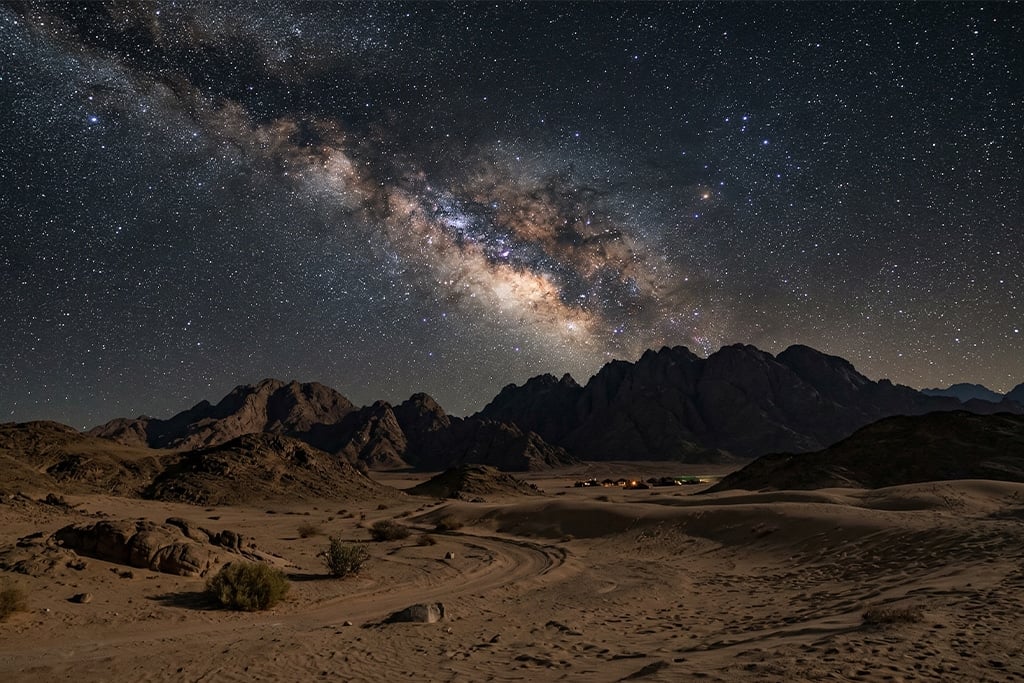 Milky Way view luxury dinner set, stargazing tours near me
