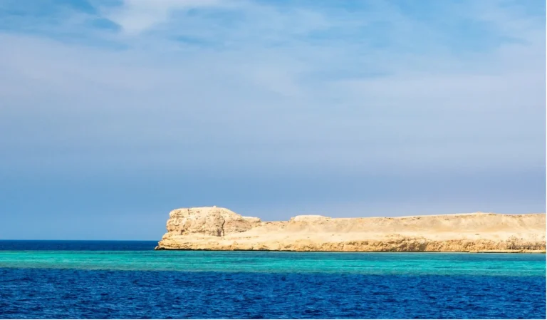 Scenic view of Ras Mohamed intro dive course sharm, boat trip ras mohammed
